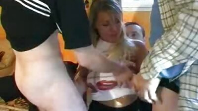 Jiran Miang Tak Mahu Biarkan Mommy Muda Sendirian